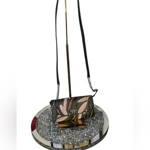 EUC Kate Spade Eva Modern Feather Wallet On a Chain. Retail $248.00